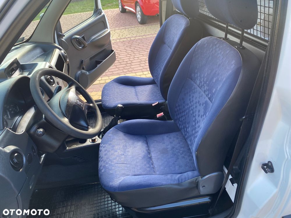 Peugeot PARTNER 1.6HDI NISKI PRZEBIEG 115 zakupiony w salonie w Rzeszowie - 17