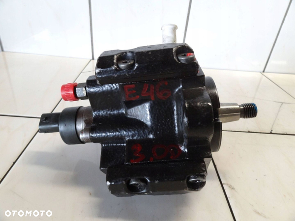 POMPA WTRYSKOWA BMW E46 330D 3.0D 0445010009
