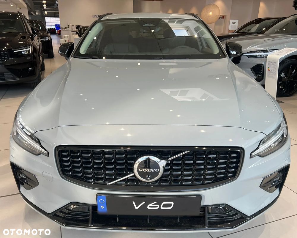 Volvo V60 B4 B DKG Plus Dark - 5