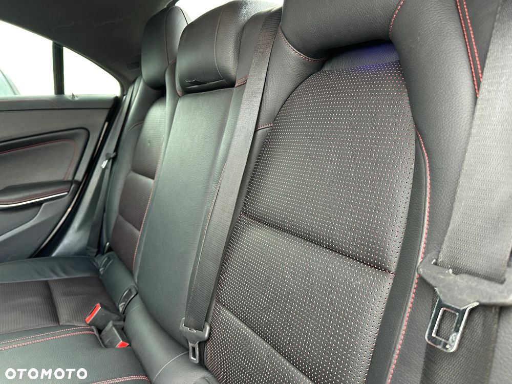 Mercedes-Benz CLA 200 7G-DCT Peak Edition - 15