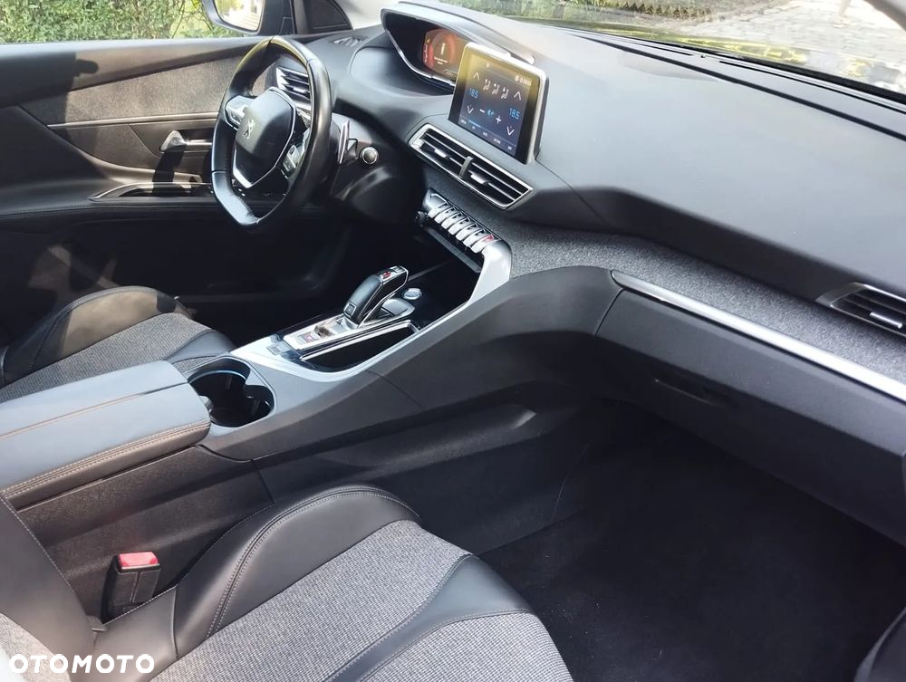 Peugeot 5008 1.5 BlueHDi Active S&S EAT8 - 11