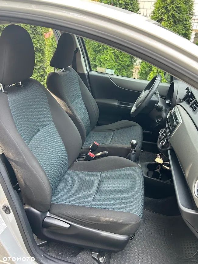 Toyota Yaris - 10