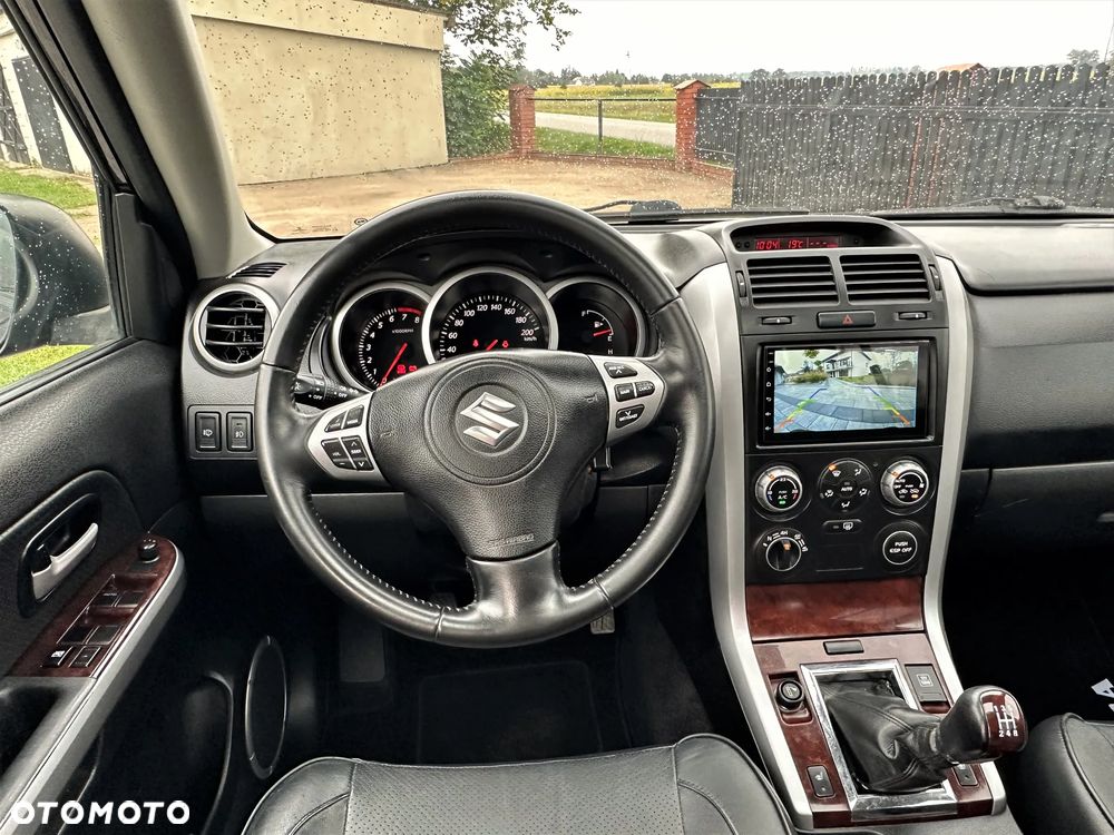 Suzuki Grand Vitara 2.0 De luxe - 11