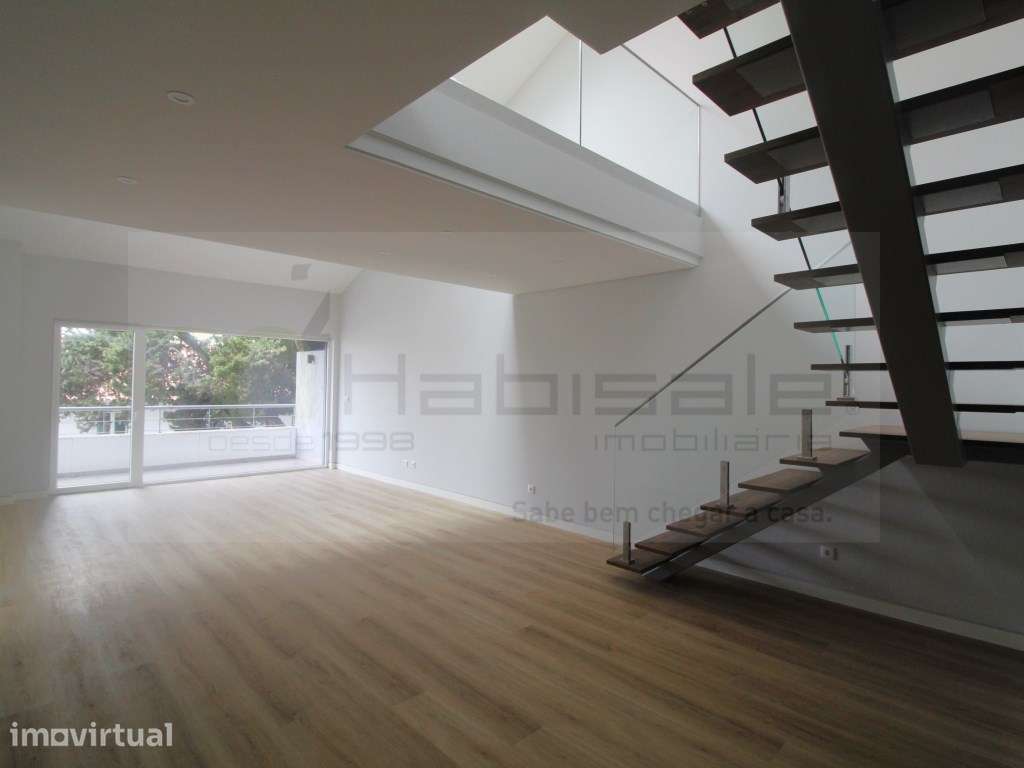 Excelente apartamento T3+1 no Centro de Carcavelos com Acabamentos ... - Grande imagem: 2/24