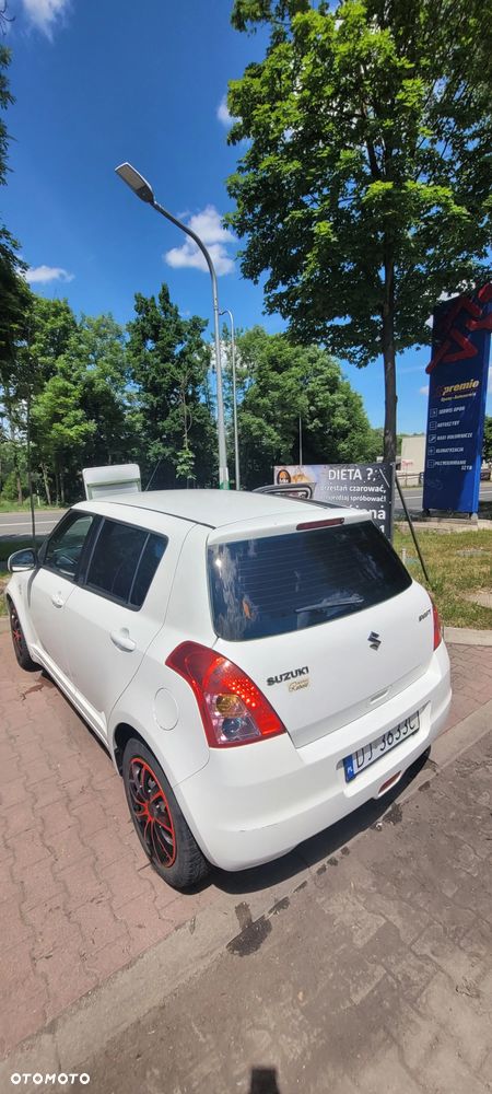 Suzuki Swift - 4