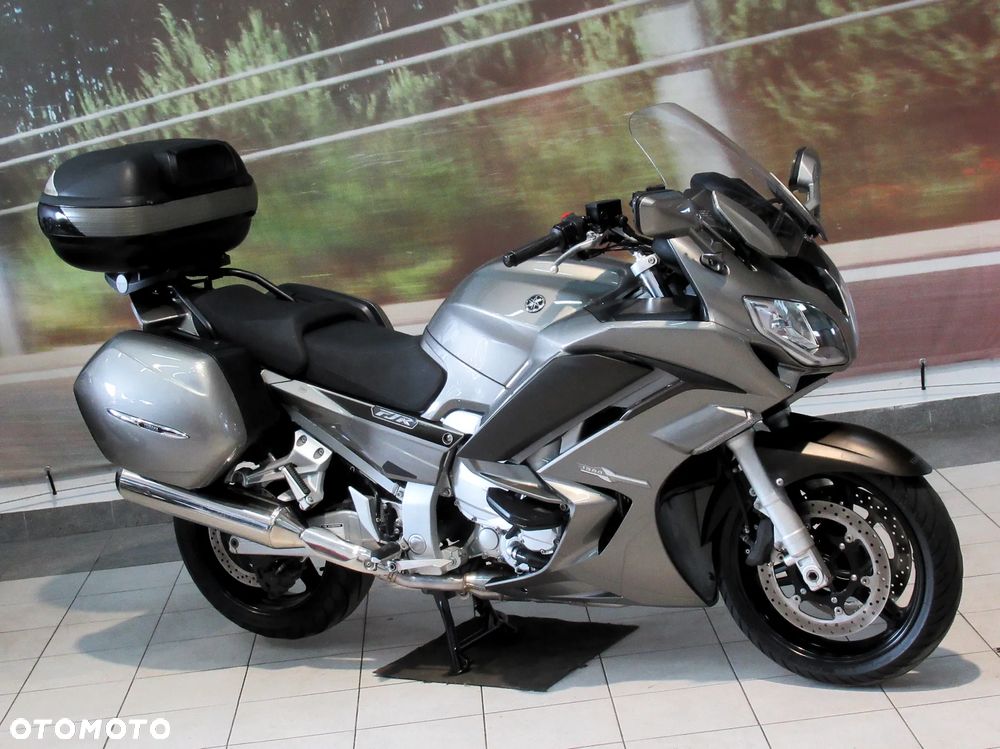 Yamaha FJR - 2
