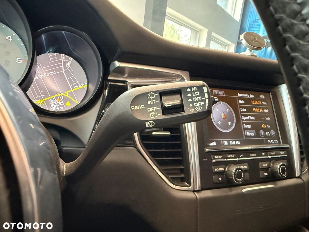 Porsche Macan - 31
