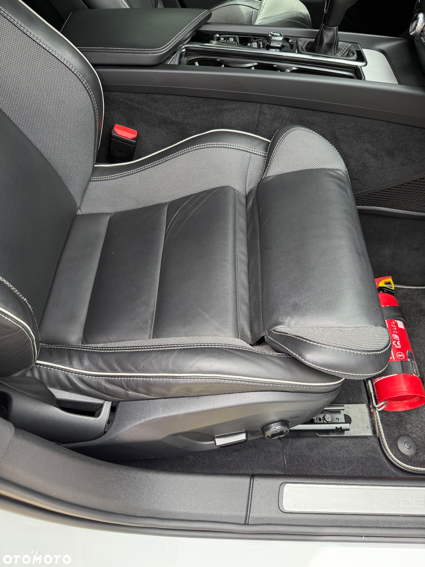 Volvo V60 D3 Drive-E R-Design Momentum - 26
