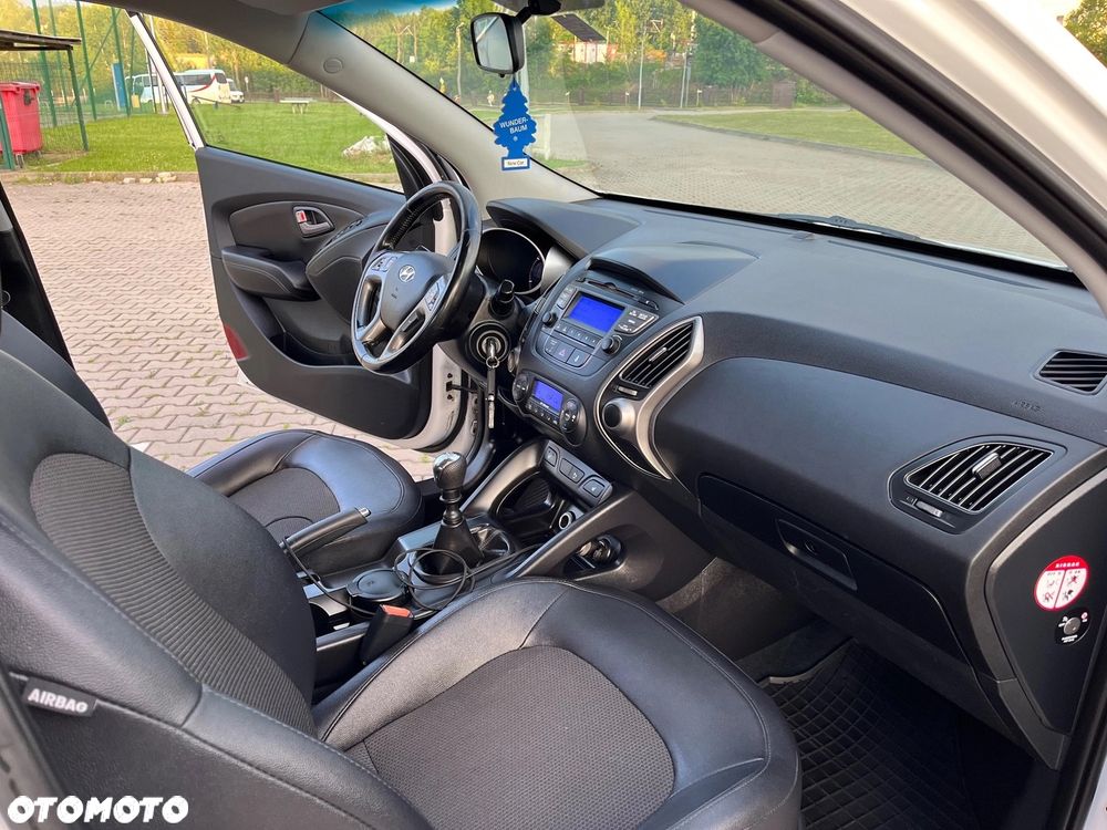 Hyundai ix35 1.6 2WD Fifa World Cup Edition - 6