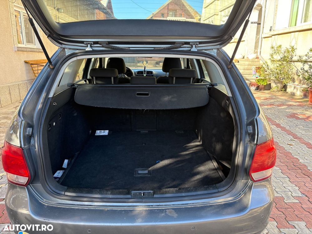 Volkswagen Golf - 11