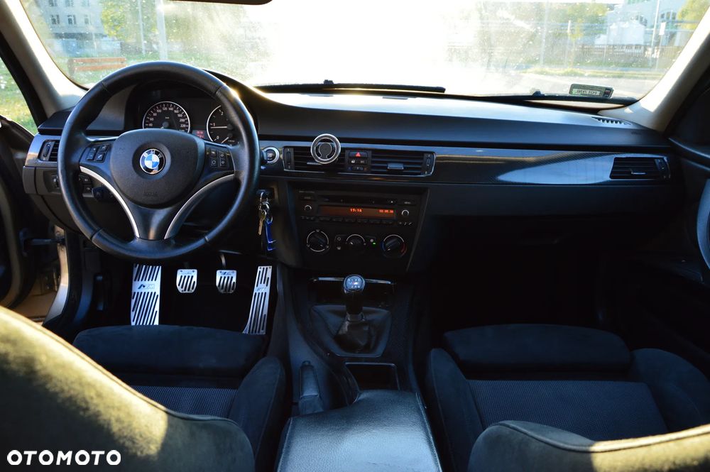 BMW Seria 3 318d - 19