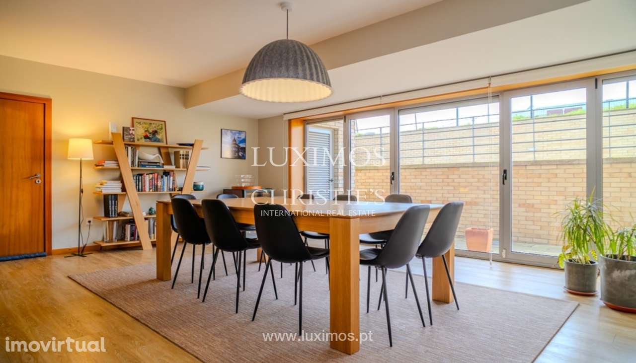 Moradia V4 com jardim e terraço para venda, na Senhora da Hora - Grande imagem: 4/22