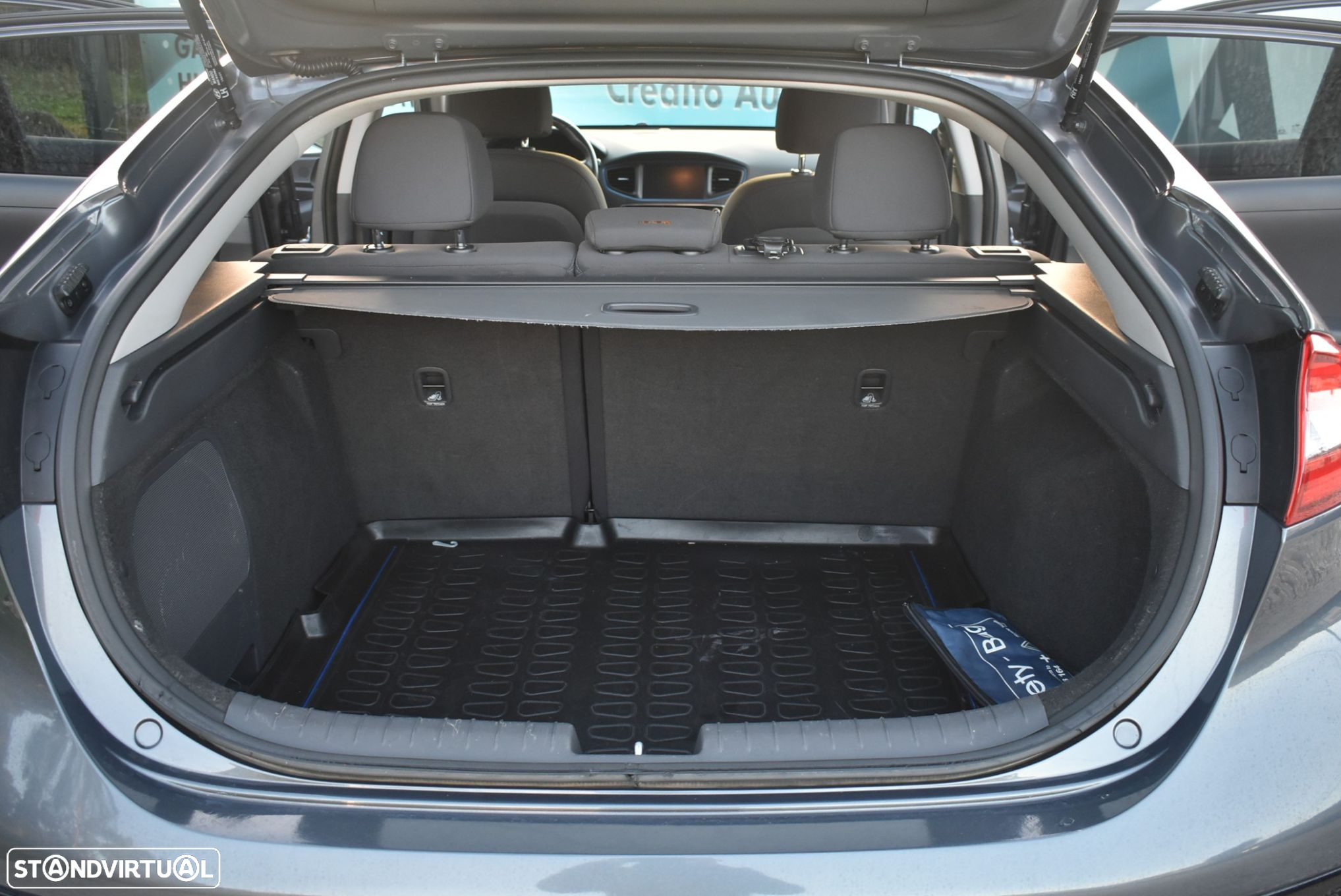 Hyundai Ioniq 1.6 GDI HEV Hybrid Tech - 17