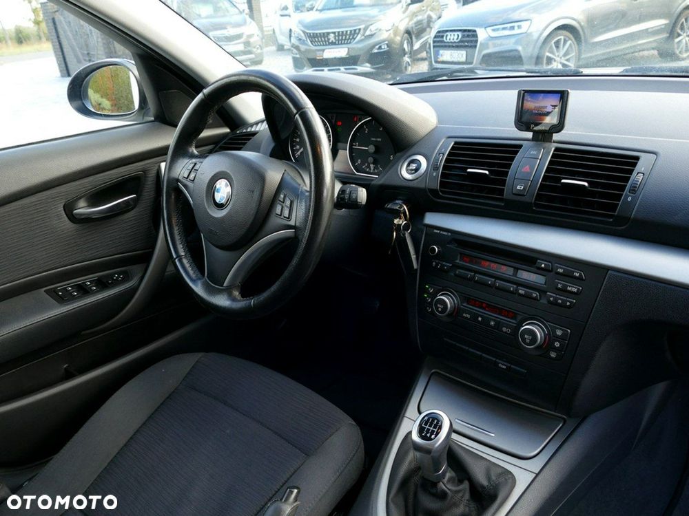 BMW Seria 1 118d Sport Line - 29