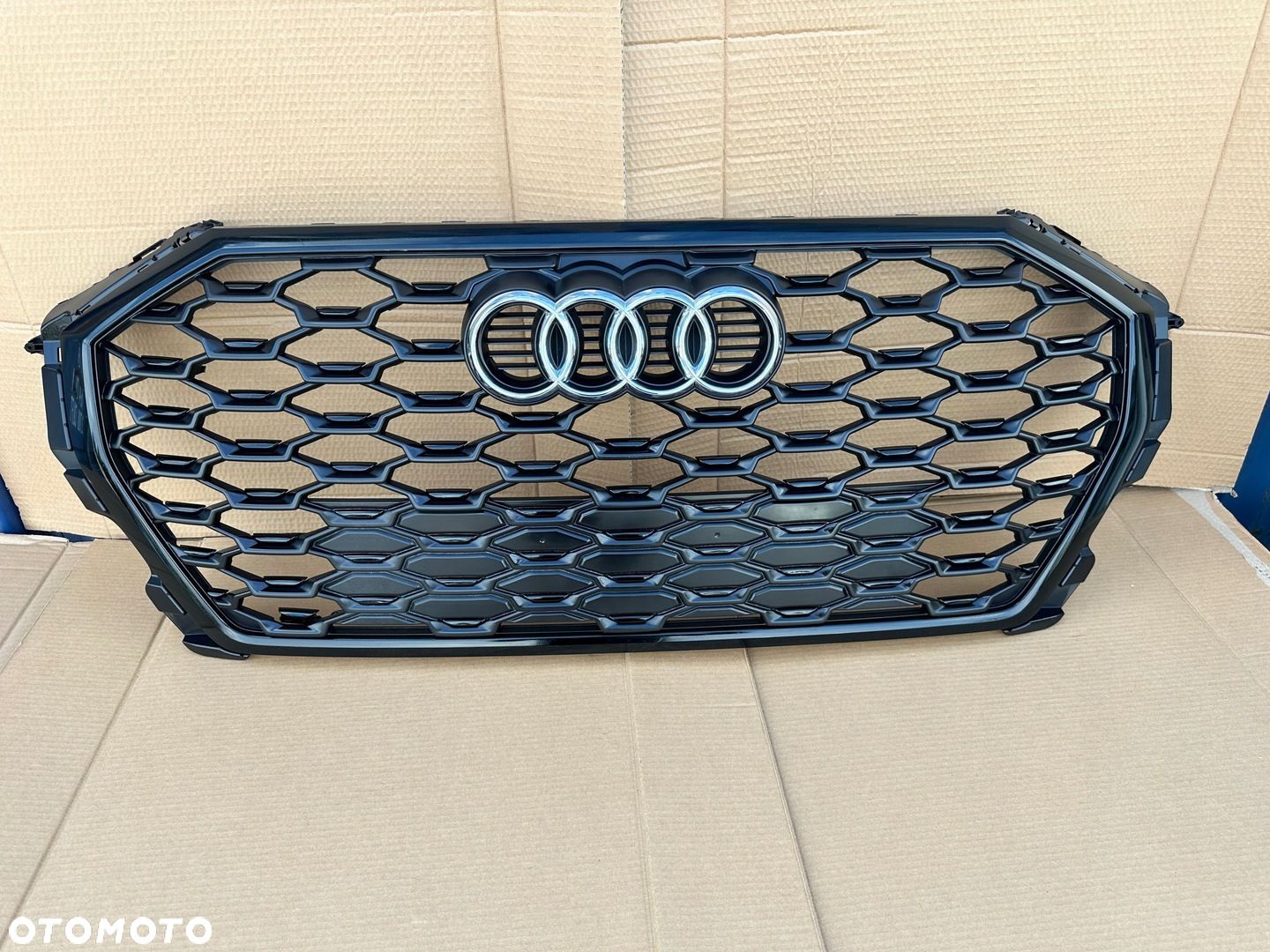 GRILL ATRAPA AUDI Q3 83A 83F S-LINE ŁADNY 83F853651 - 1