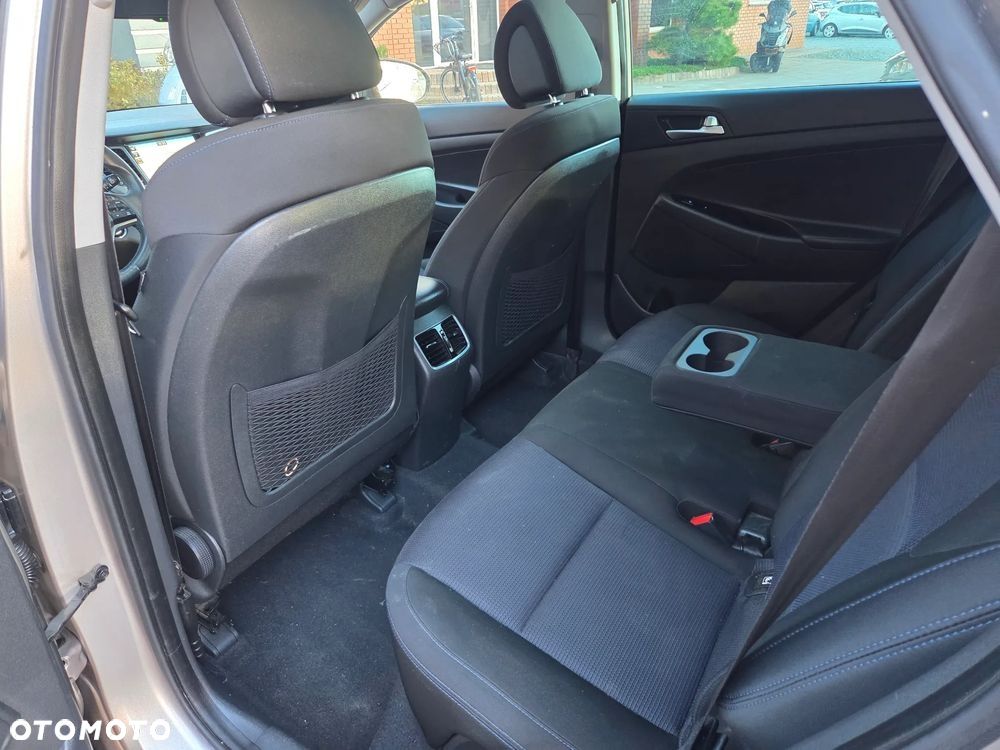 Hyundai Tucson blue 1.7 CRDi 2WD DCT Premium - 30