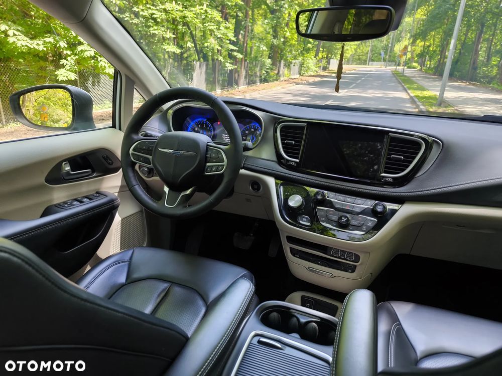 Chrysler Pacifica - 13