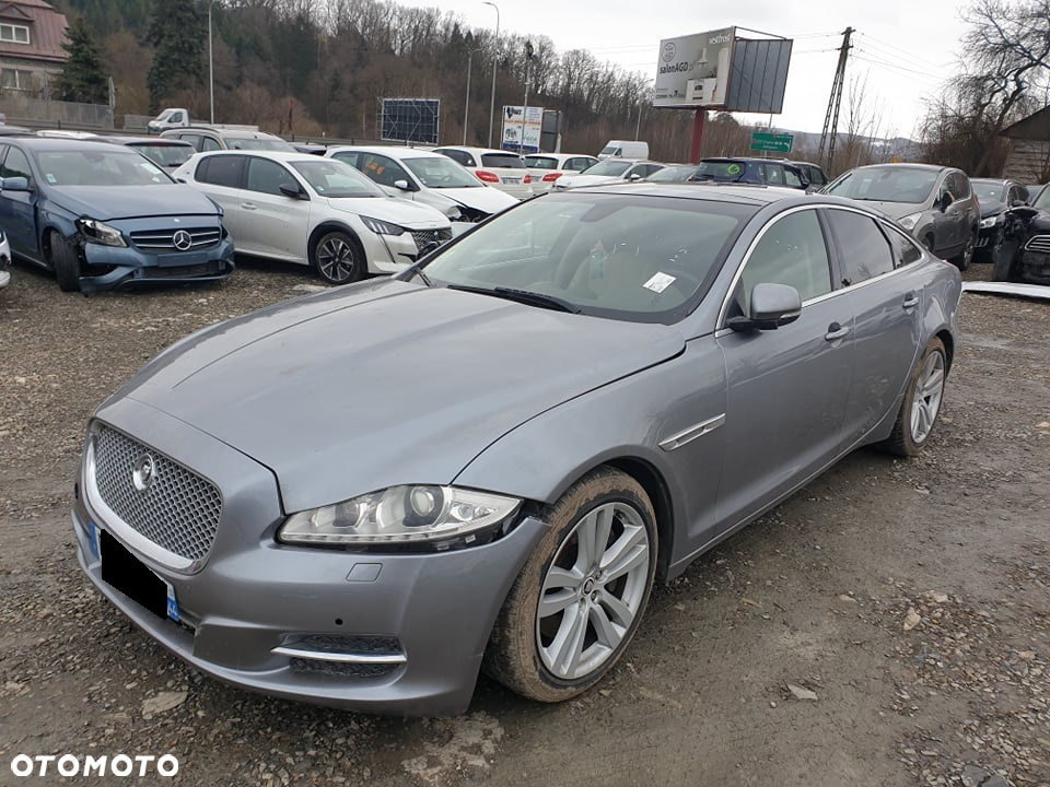 Jaguar XJ 3.0 D V6 Luxury - 4
