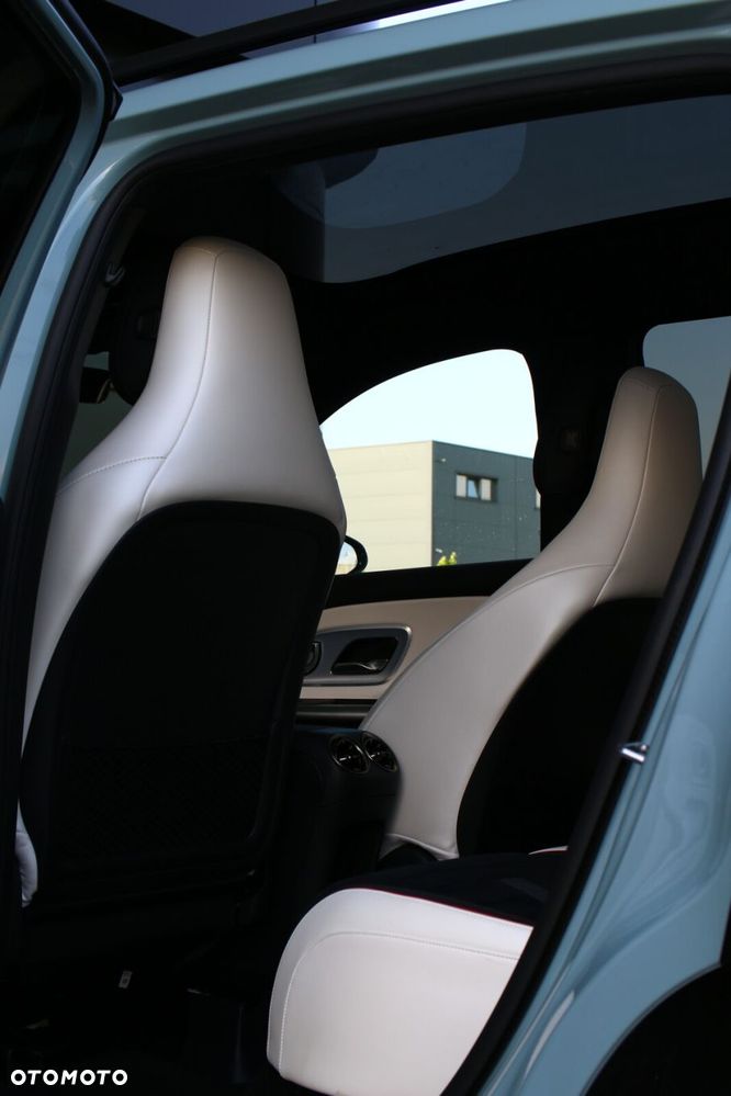 Mercedes-Benz GLB - 34