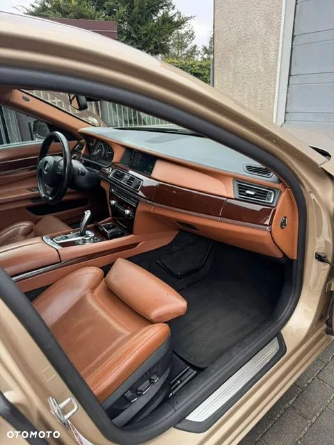 BMW Seria 7 740d xDrive - 2