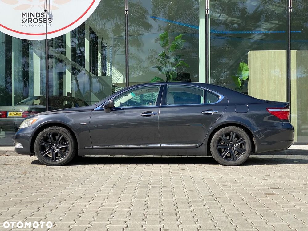 Lexus LS - 3