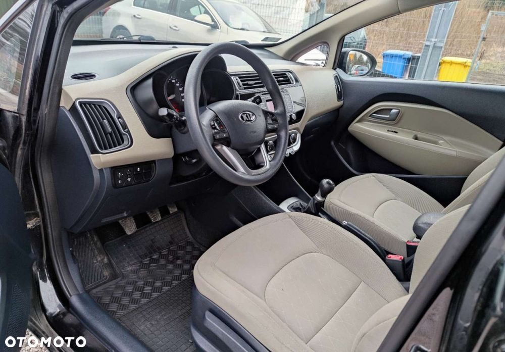 Kia Rio - 15