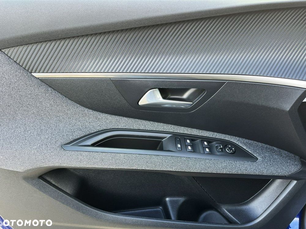 Peugeot 3008 1.2 PureTech Active S&S EAT8 - 21