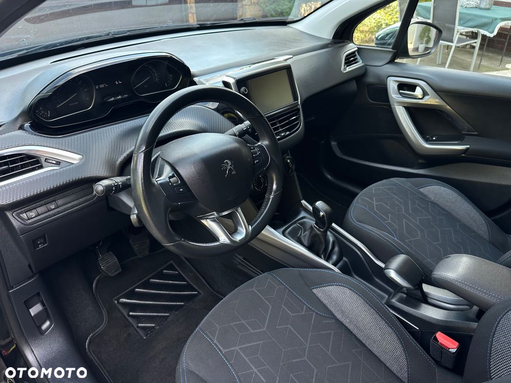 Peugeot 2008 PureTech 82 Style - 16