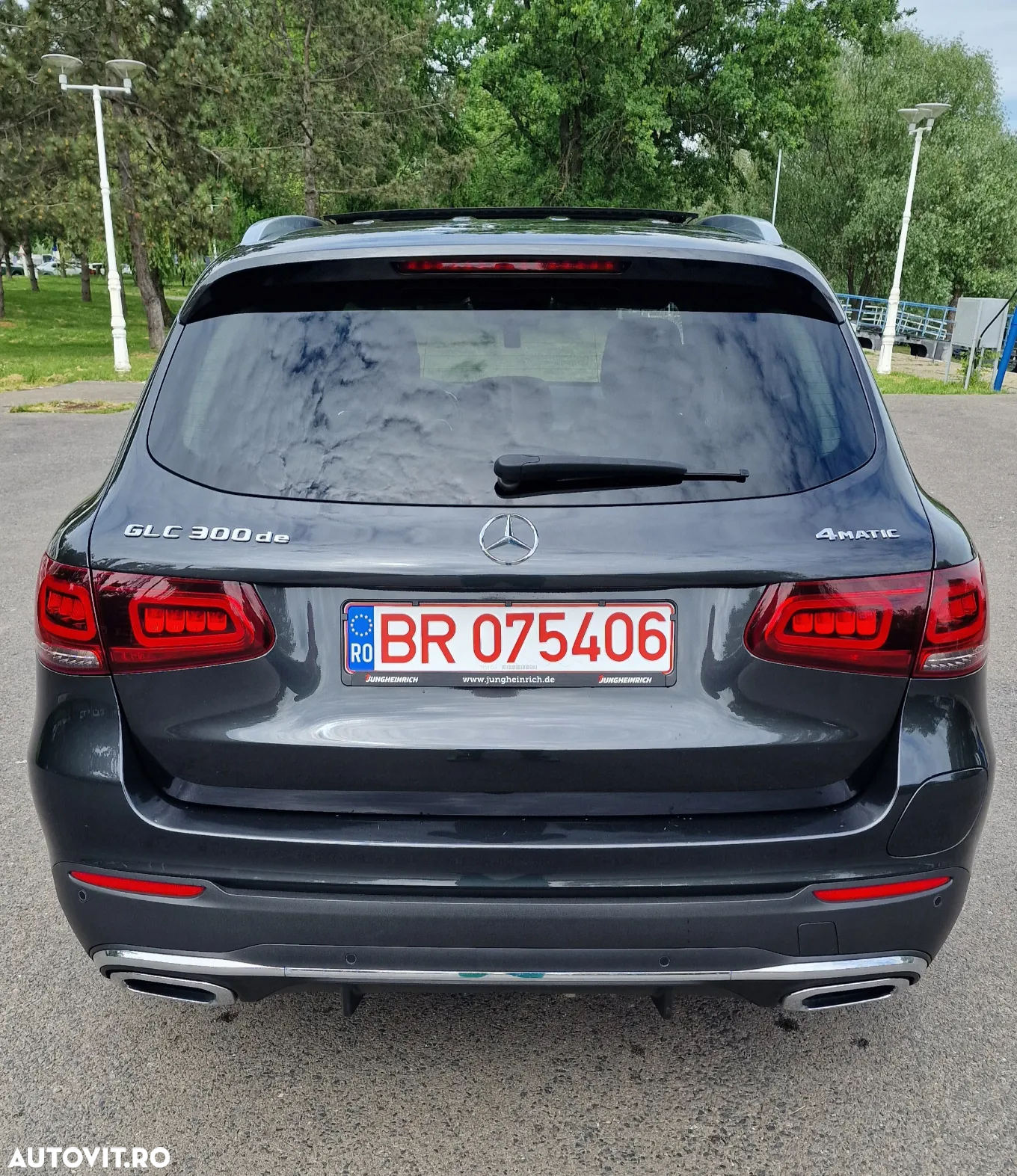 Mercedes-Benz GLC 300 d 4Matic 9G-TRONIC AMG Line - 5