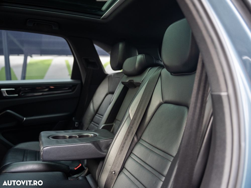 Porsche Cayenne - 34