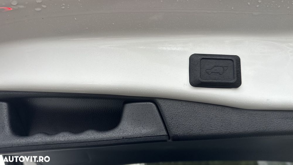 Toyota RAV4 2.5 VVT-iE 4x4 Luxury Premium - 17