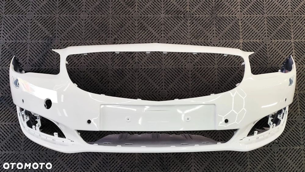Zdezrak Opel Insignia OPC LIne lift przód kolor 40R czujniki sprysk