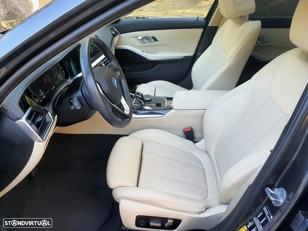 BMW 320 e Touring Line Luxury Auto - 3