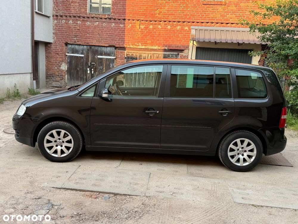 Volkswagen Touran 1.9 TDI Conceptline - 11