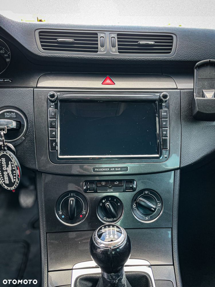Volkswagen Passat 2.0 TDI Comfortline - 23