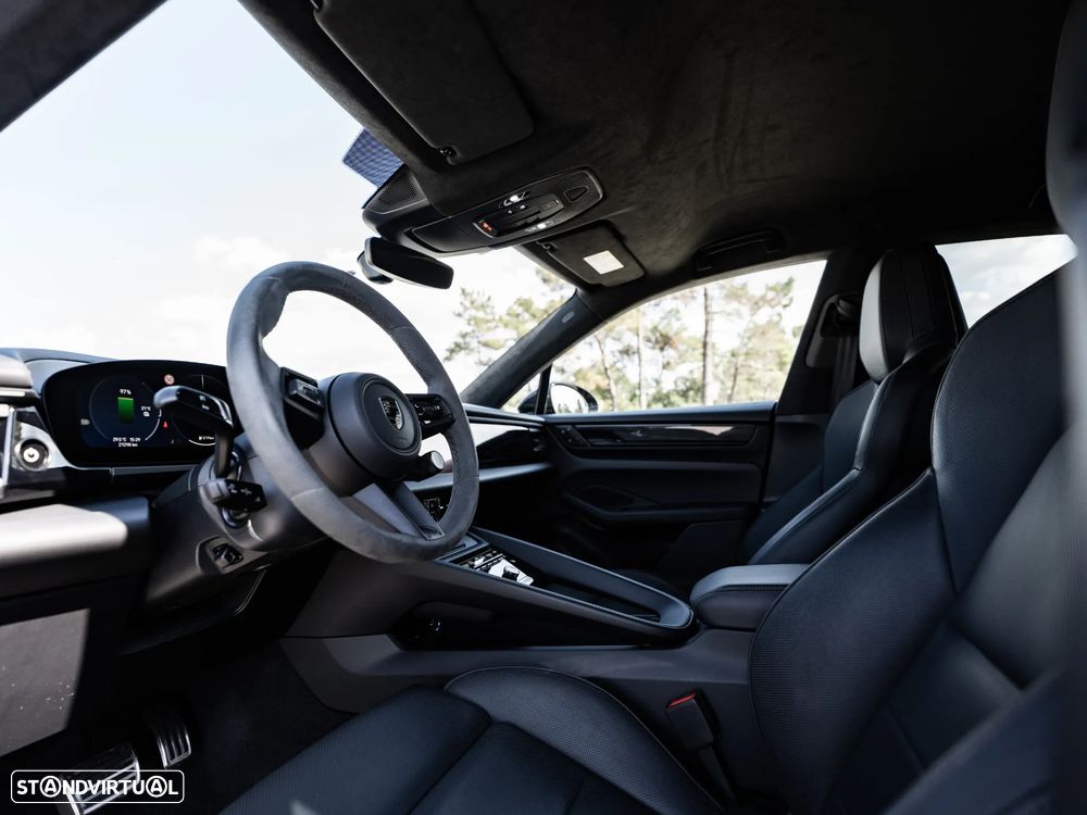 Porsche Macan Electric Turbo - 16
