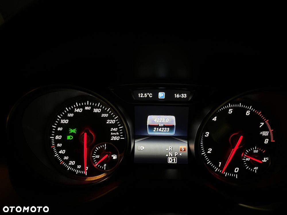 Mercedes-Benz GLA 220 4-Matic - 14