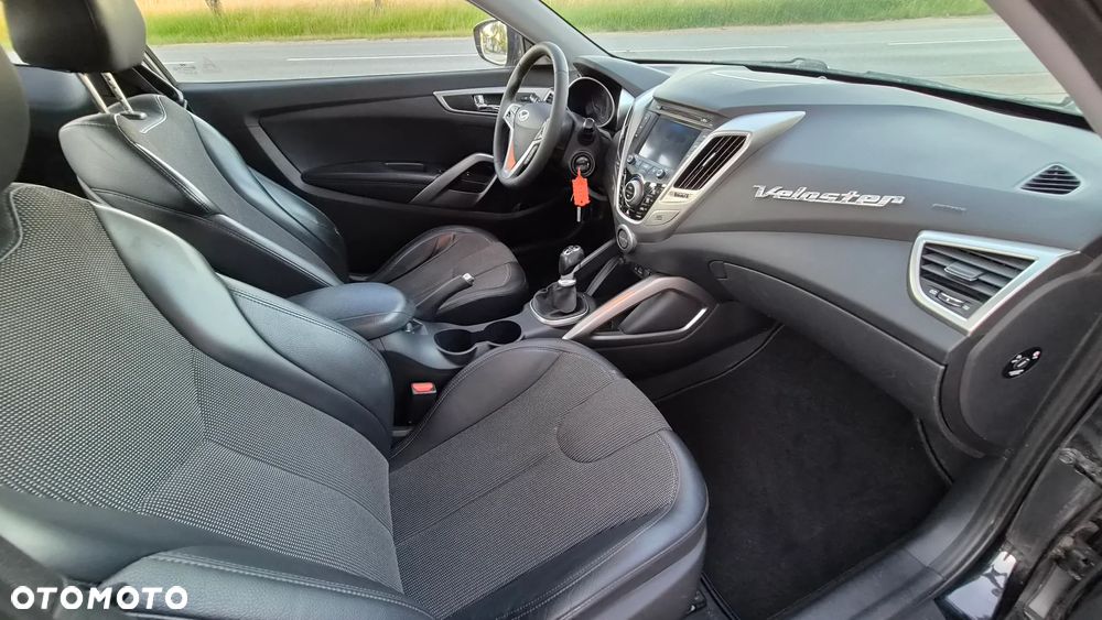 Hyundai Veloster 1.6 GDI Premium - 22