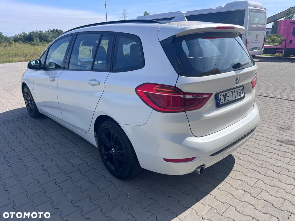 BMW Seria 2 216d Sport Line - 5