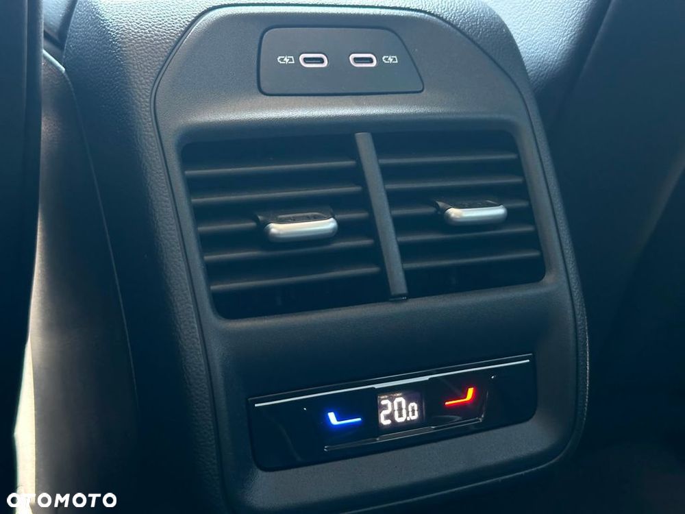 Volkswagen Passat - 15