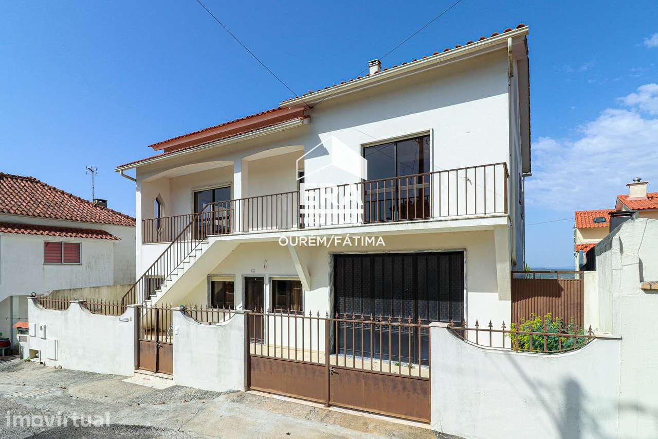 Moradia T4 localizada em Vilar dos Prazeres, Ourém - Grande imagem: 2/53