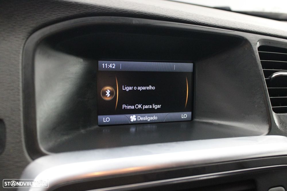 Volvo V60 2.0 D3 Momentum - 16