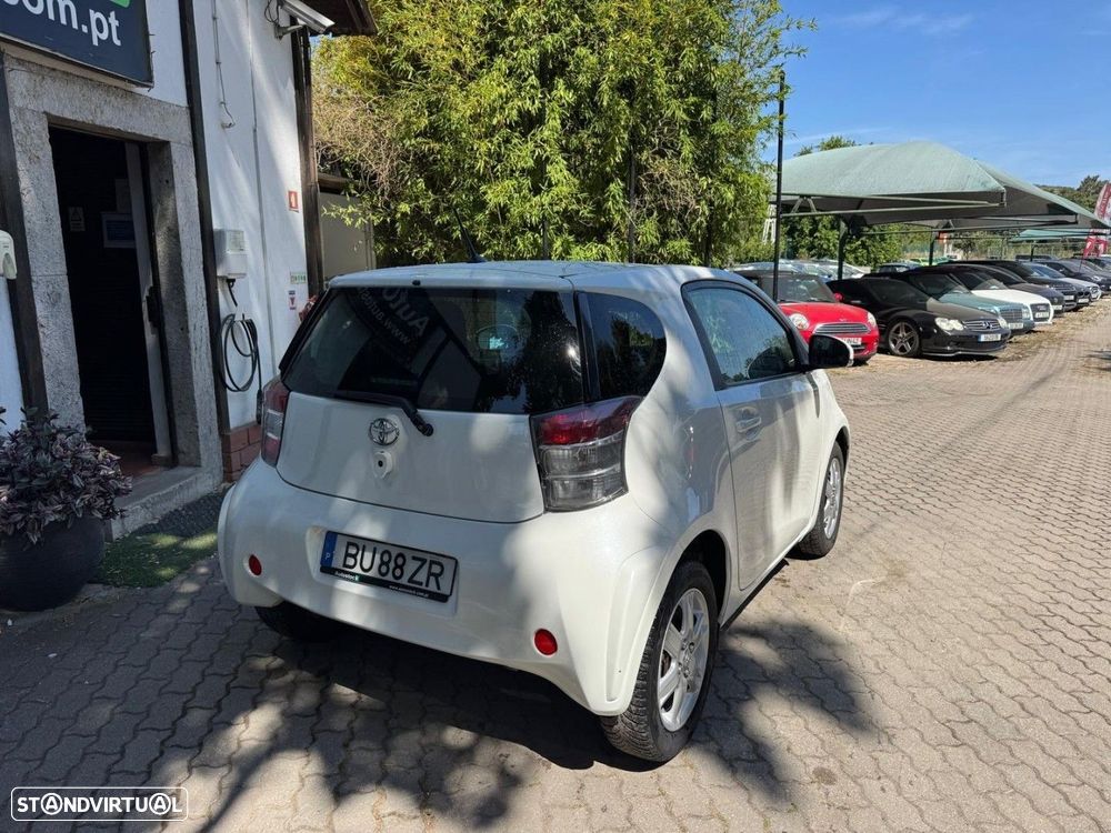 Toyota iQ 1.0 VVT-i - 4