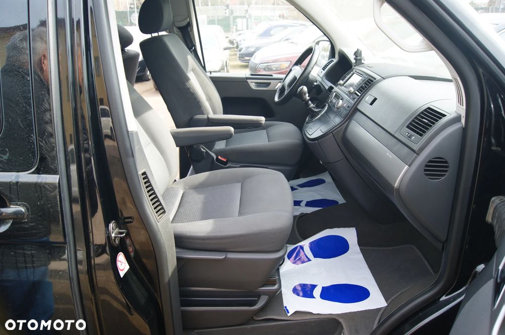 Volkswagen Multivan - 33