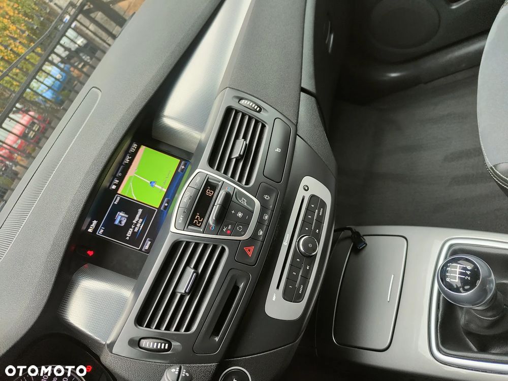 Renault Laguna dCi 150 FAP GT - 16