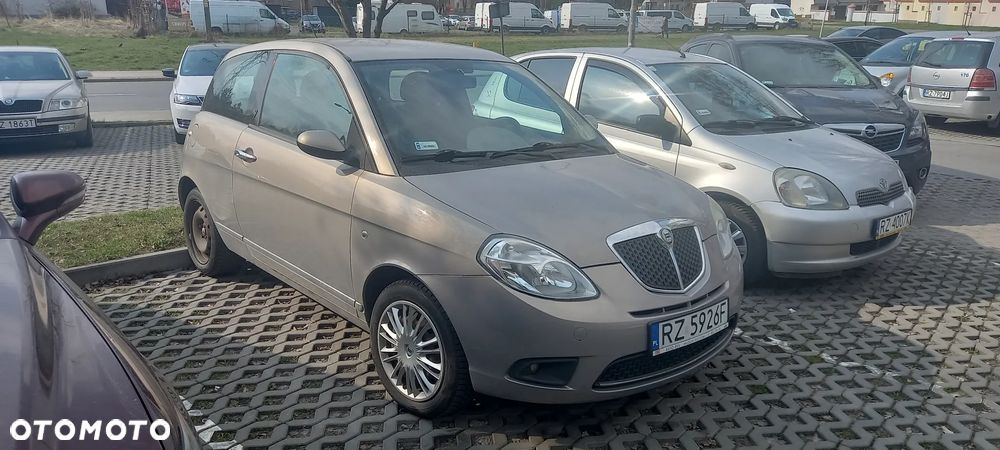 Lancia Ypsilon - 2