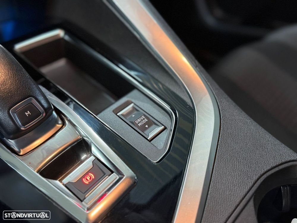 Peugeot 3008 1.5 BlueHDi Allure EAT8 - 19