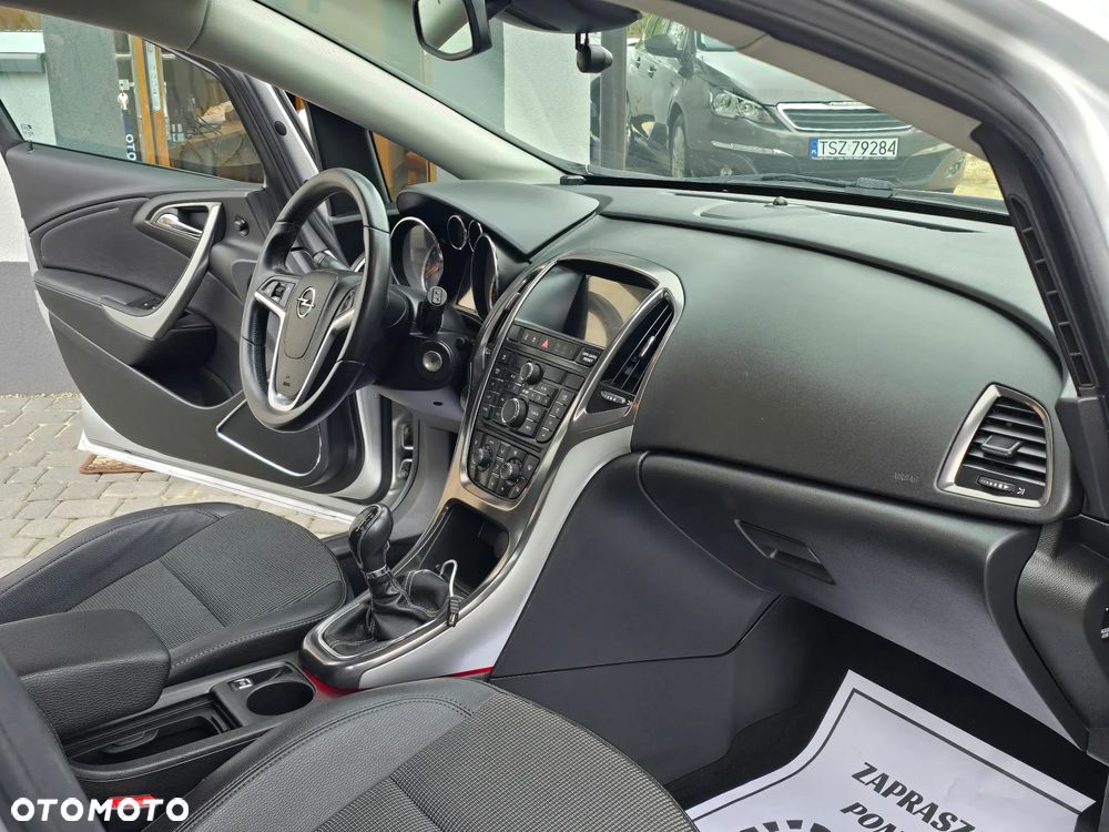 Opel Astra 1.4 Turbo Cosmo - 25