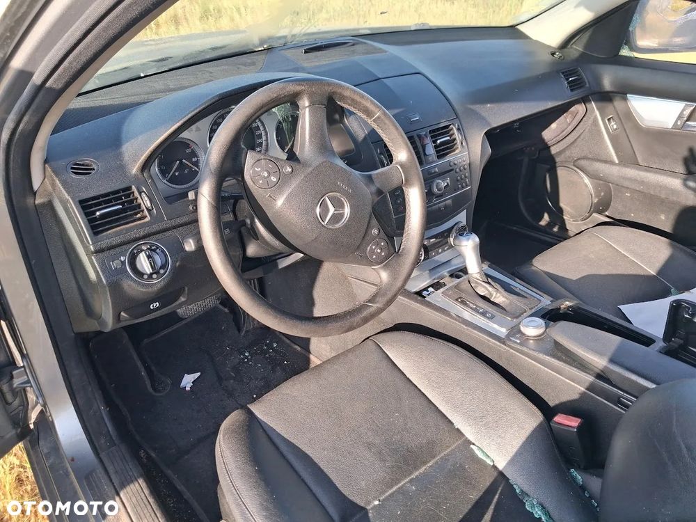 Mercedes-Benz Klasa C 350 CDI DPF 7G-TRONIC BlueEFFICIENCY Elegance - 11