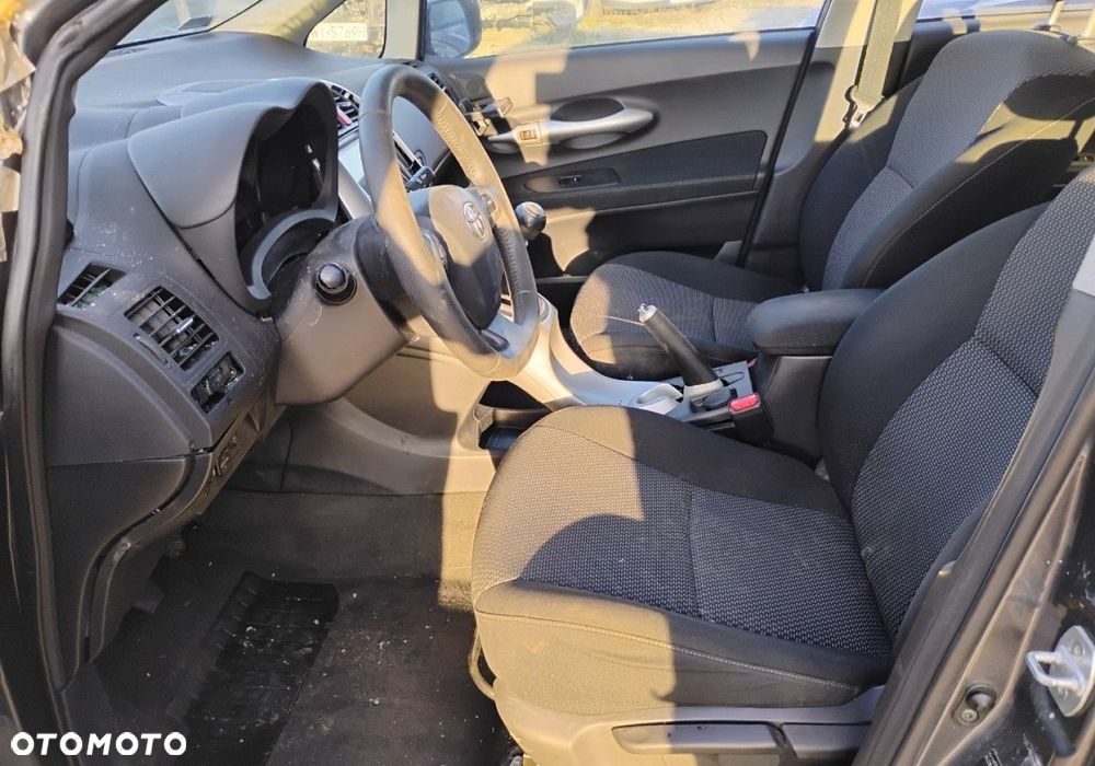 Toyota Auris - 8